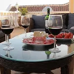 Beautiful Villa With Private Pool וילה אדחה