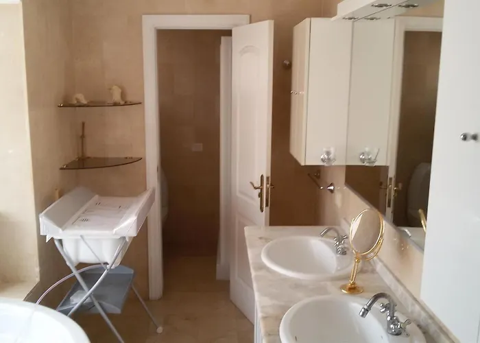 Beautiful Villa With Private Pool *